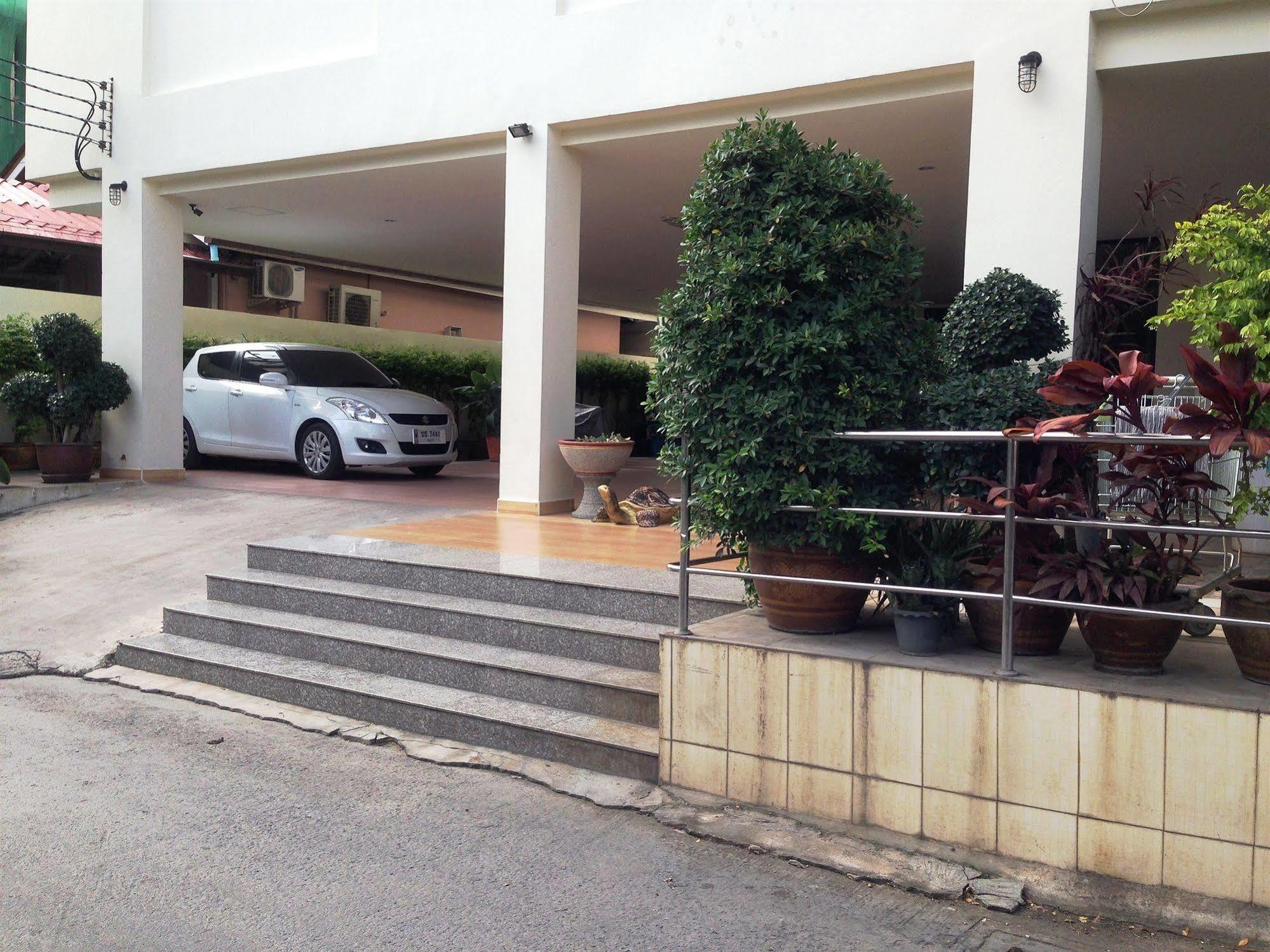โอโย 1136 เมเปิล แมนชั่น Hotel Pattaya ภายนอก รูปภาพ
